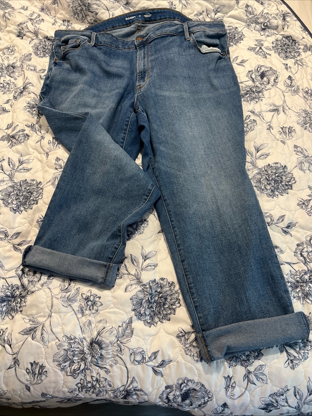 Old Navy Power Slim Straight 24 Crop Jean Women’s Plus